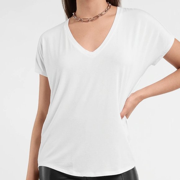 Express Tops - Express | Relaxed V-Neck London Tee - NWT 🤩